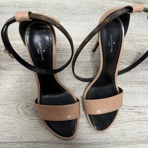 Louis Vuitton Nude and Black Heels
